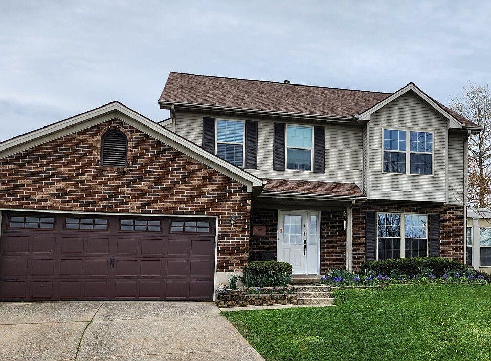 1st image of 104 Bronte Pl