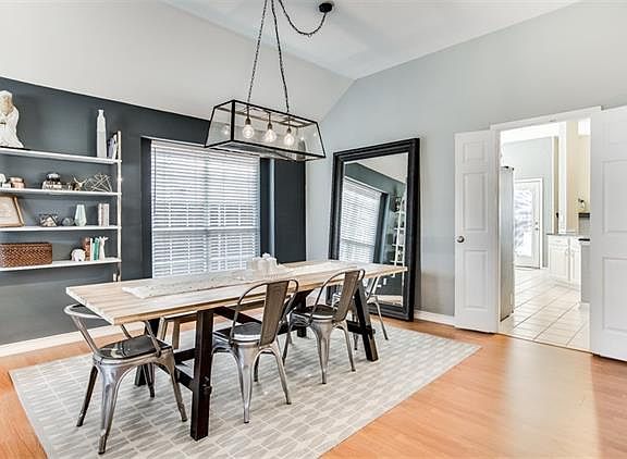 5th image of 10809 Jackson Ln