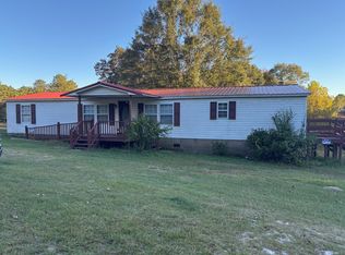 19 New Hope Rd, Cassatt, SC 29032