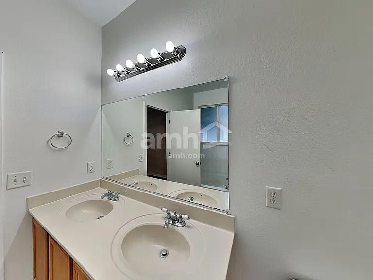 499 Vicks Landing Dr — Photo 13