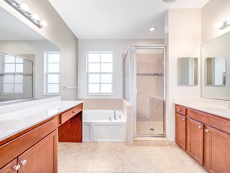 4543 Tara Cove Way — Photo 22