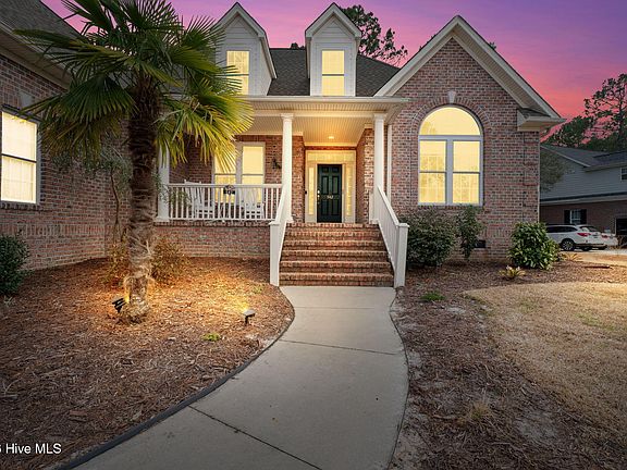 5th image of 542 Riverwood Drive SE