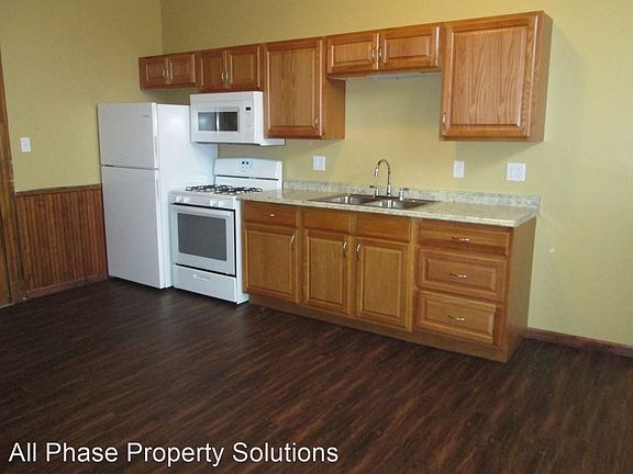 2nd image of 731 1/2 Maine St APT 2