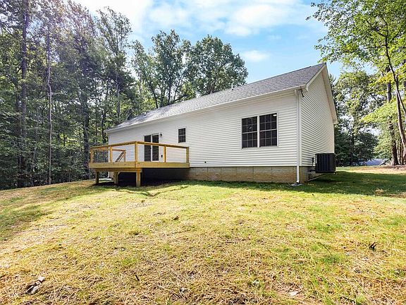 4th image of 111 General Lee Ct