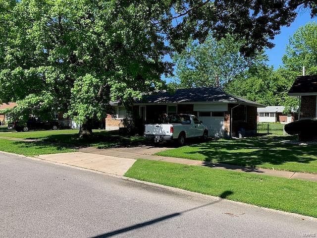 1st image of 225 Rand Dr