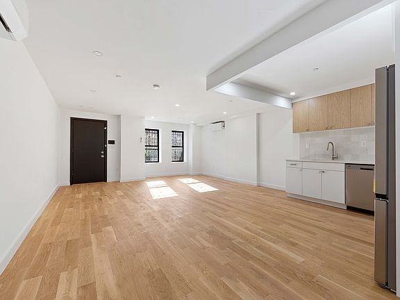 4th image of 329 Halsey St #1GR