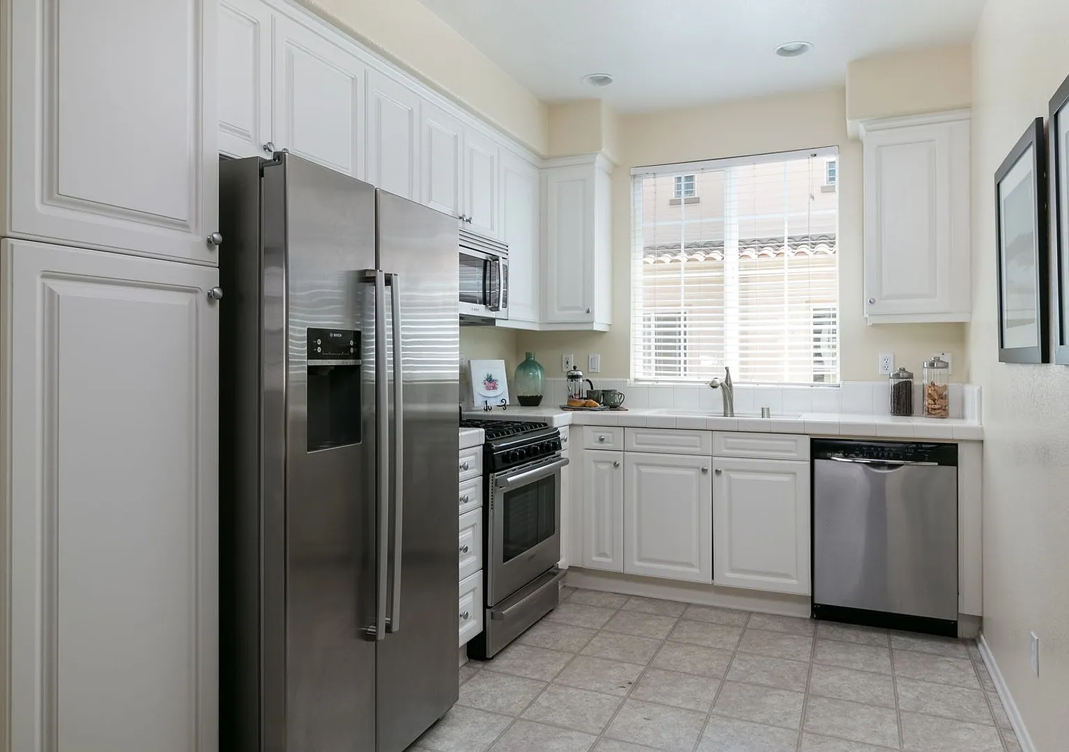 Old Town Camarillo 4 Bed 3 Bath — Photo 1
