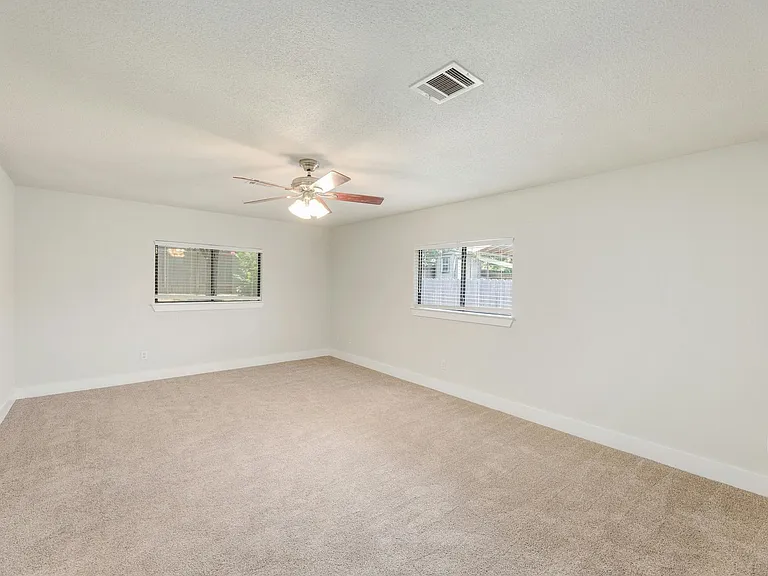 705 Catumet Dr — Photo 13