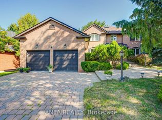 8 Calderbridge Cres, Markham, ON L3R 9M8