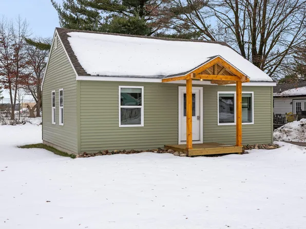 708 S Court Ave, Gaylord, MI 49735