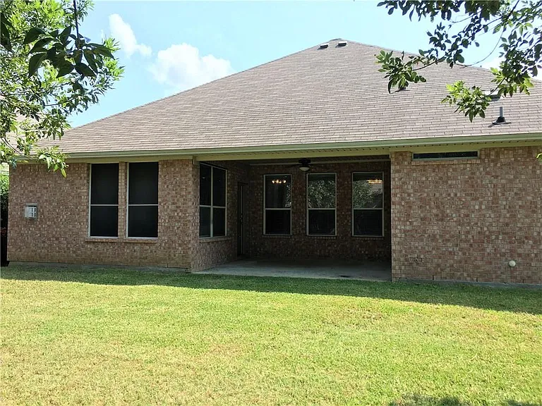 8004 Ranchvale Ln — Photo 25