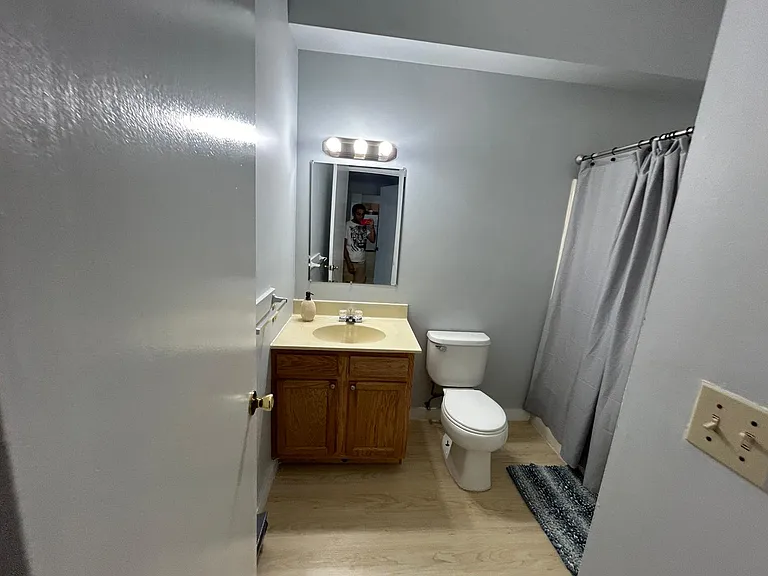 206 E Ayre St #15 — Photo 5