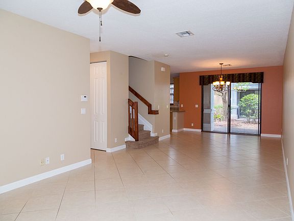 2nd image of 234 E Chrystie Cir