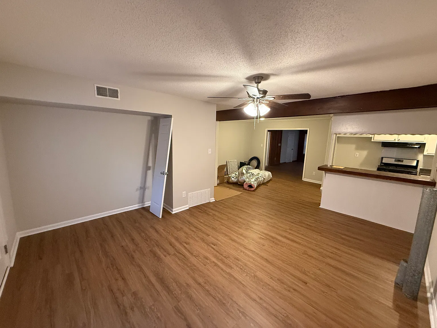 3 bed, 1700 sqft, $1,950 — Photo 2