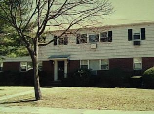 239 Cherry Hl #2B, Bridgeport, CT
