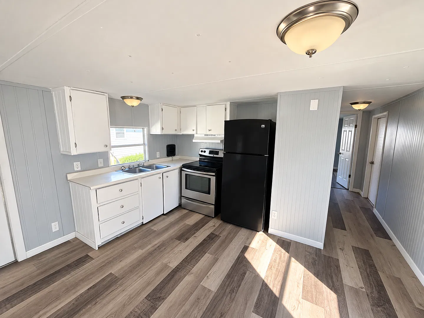 Newly Renovated 2BR/1BA Auburndale Mobile Home w/ Lawn Maintenance Included! — Photo 4