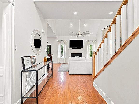 3rd image of 10558 Daffodil Cir