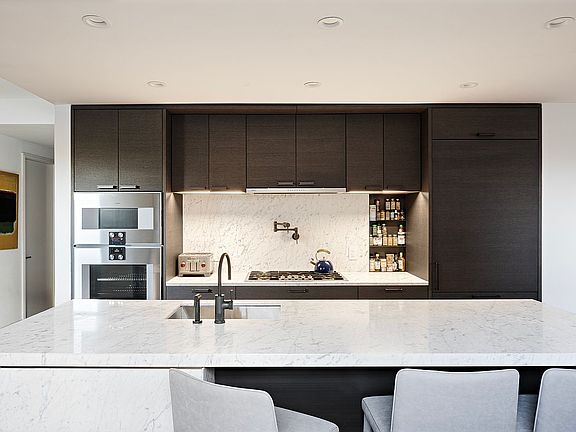 3rd image of 100 Barrow St #5C