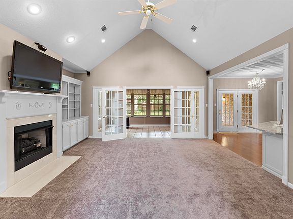 2nd image of 2435 Grummer Ln