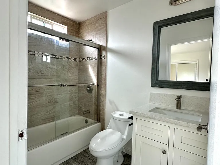 940 New Depot St #2 — Photo 10