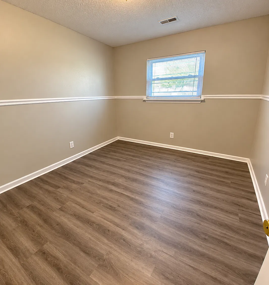 3 bed, 1296 sqft, $1,695 — Photo 4