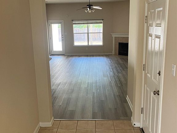 5th image of 429 Falcon Ln
