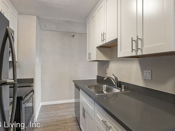 3rd image of 240 N Bayshore Blvd APT 101