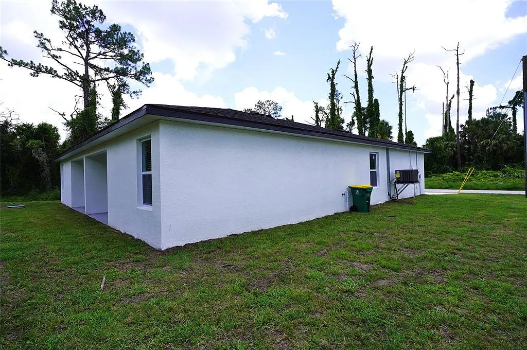 3 bed, 2.0 bath, 1162 sqft, $1,650 — Photo 4