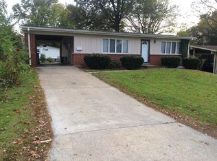 2660 Steeplechase Ln, Florissant, MO 63033