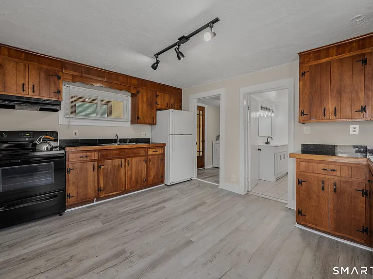 115 Pequot Ave — Photo 15