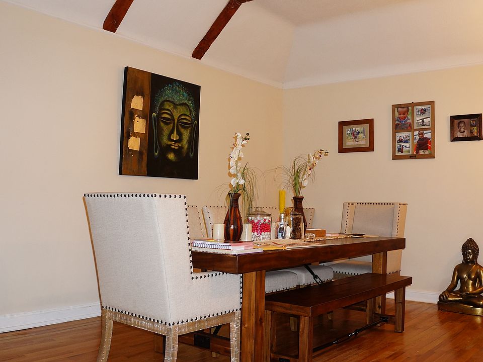 Vaulted Ceiling w/ Beams