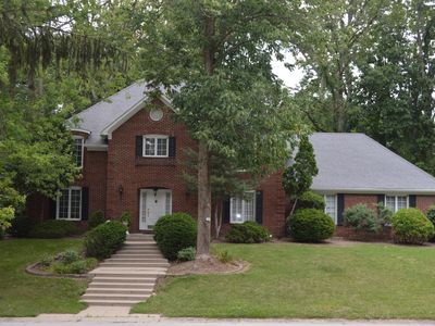 200 Raintree Dr, Zionsville, IN, 46077