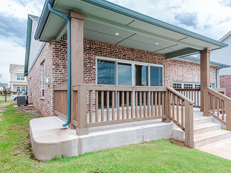 1809 Plaza District Dr — Photo 30