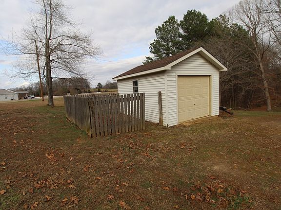 3rd image of 249 Sunset Dr