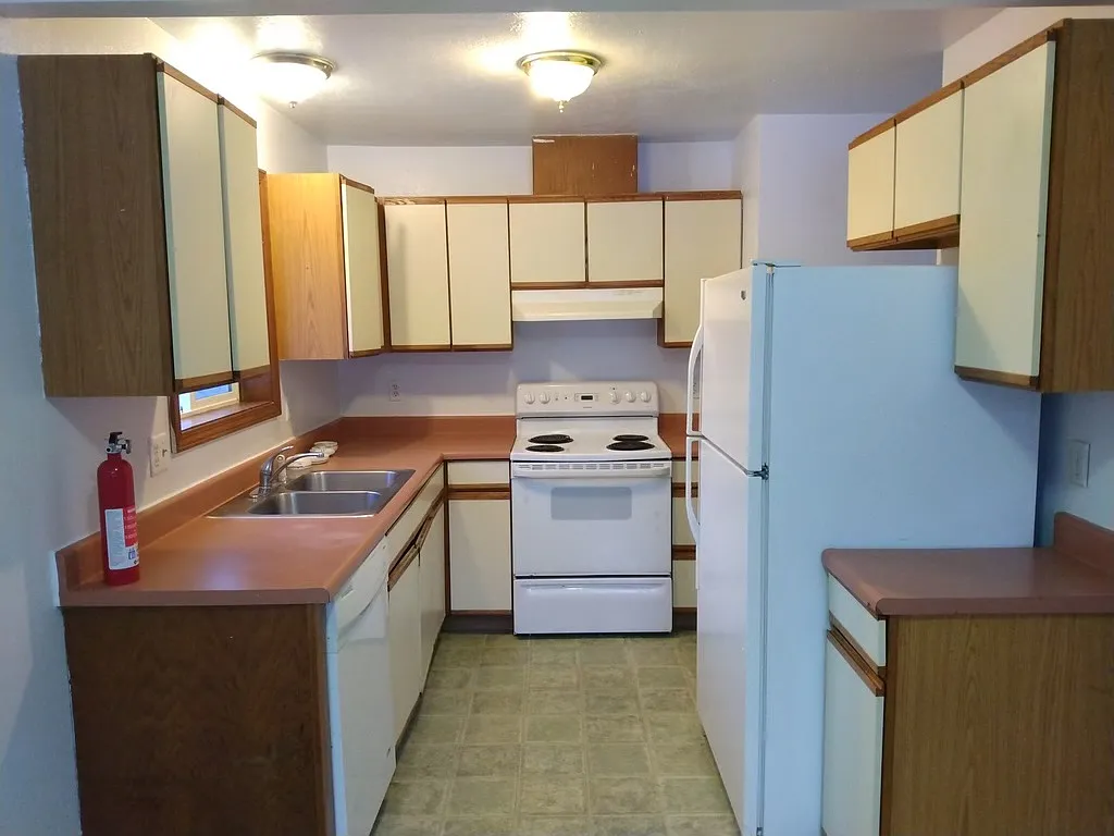895 Linda Court Apt 2 - 2 — Photo 4