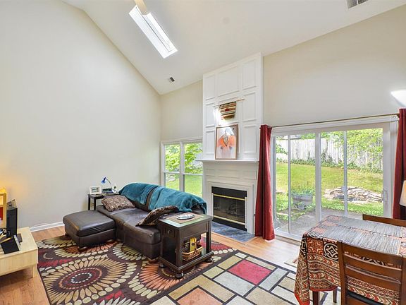 3rd image of 708 Fernwood Ct