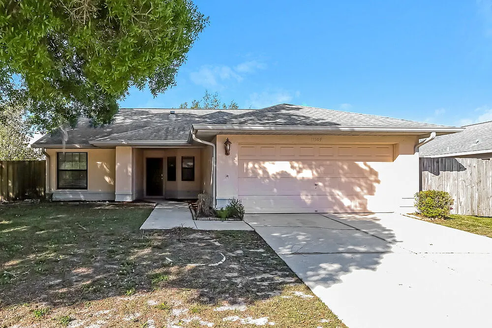 4 bed, 2.0 bath, 1592 sqft, $2,250 — Photo 1