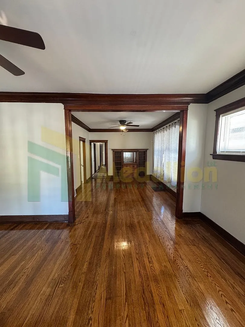 4-Bedroom Home with Original Hardwood Details - near 114th & Michigan Ave — Photo 4