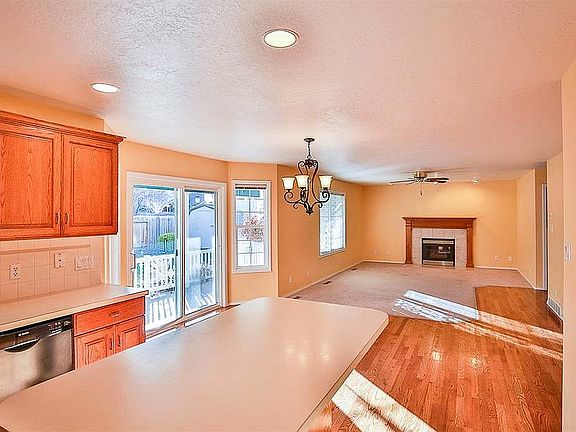 5th image of 2366 Hillcrest Dr