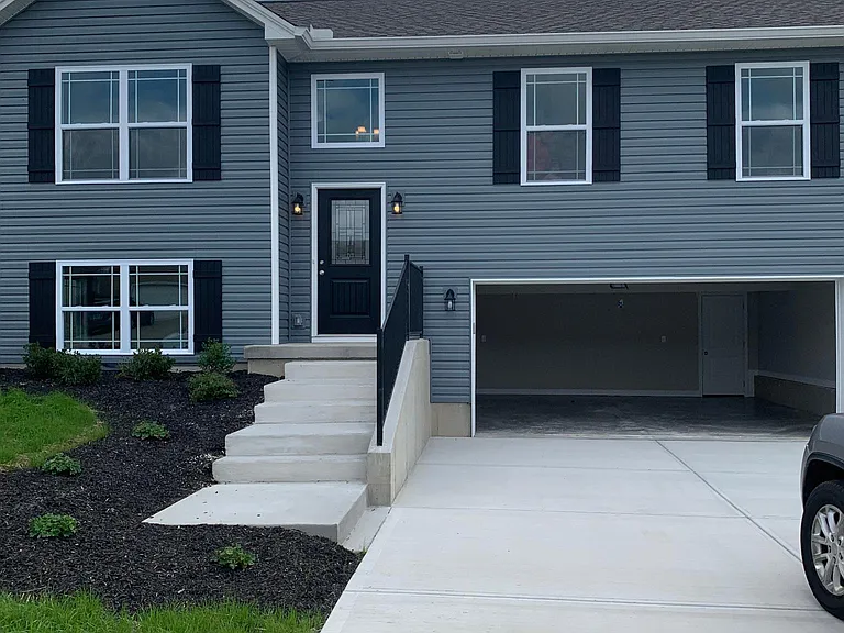 116 Keeneland Dr — Photo 2