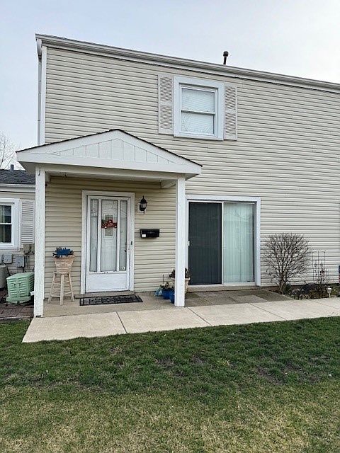 1st image of 334 Donna Ct