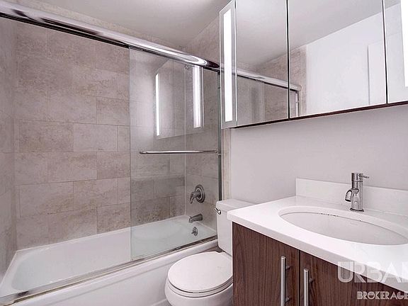 3rd image of 123 Bank St APT 230
