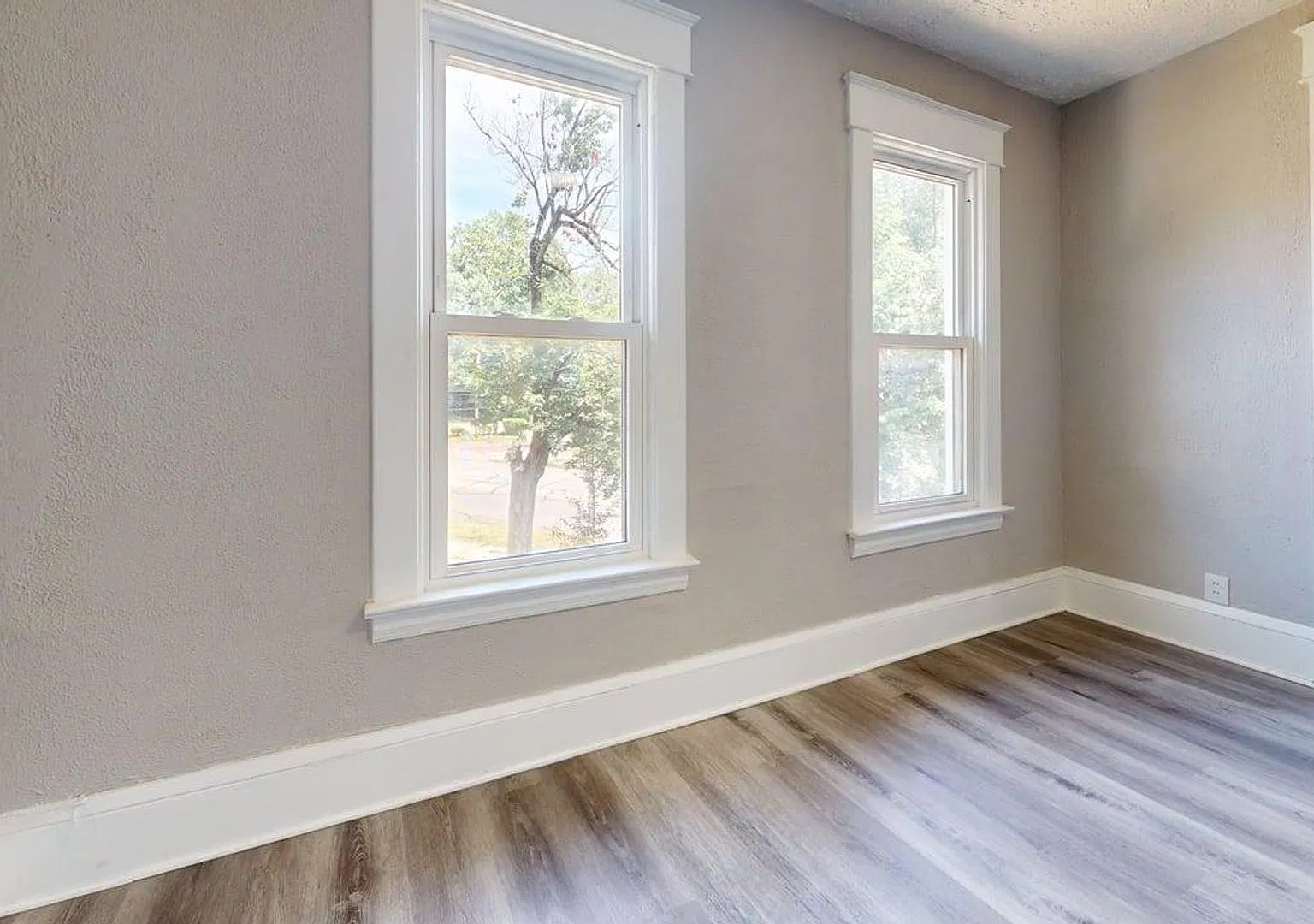 753 Johnston St — Photo 3