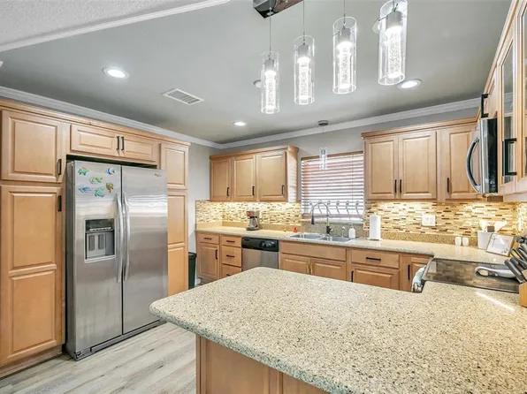 717 Carolina Ave, Tarpon Springs, FL 34689
