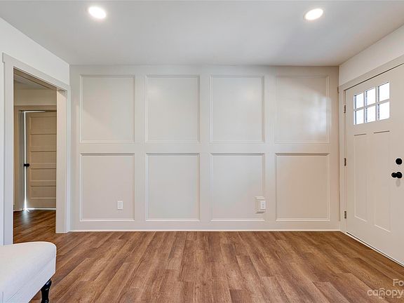 3rd image of 609 Louise Ave