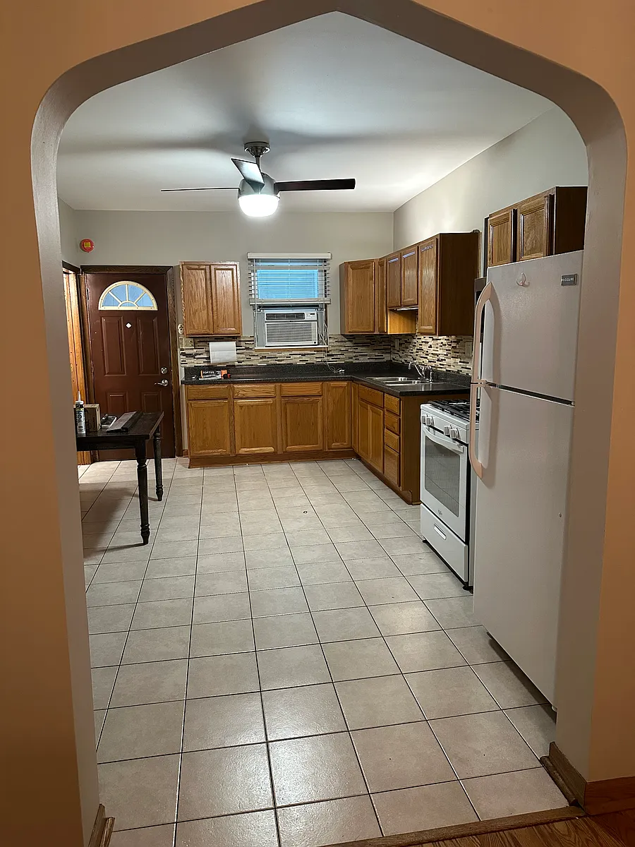 Building Photo - 2807 S Union Ave #1R
