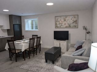 4935 Cedarcrest Ave, North Vancouver, BC