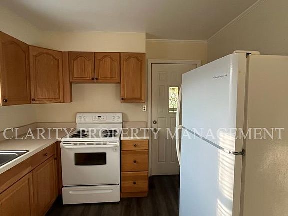 4th image of 260 Royal Dr NW