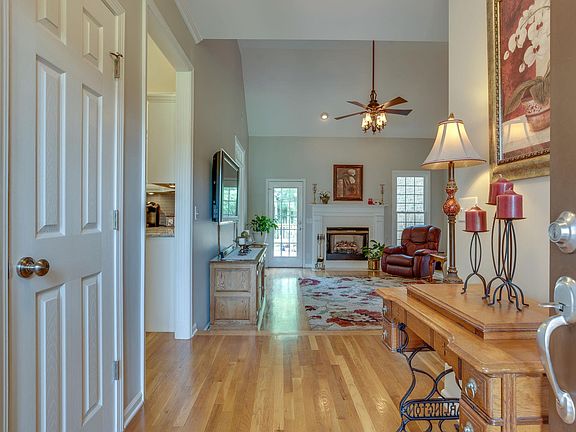 5th image of 3012 Liverpool Dr