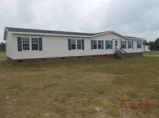 403 Battlefield Dr, Newton Grove, NC 28366